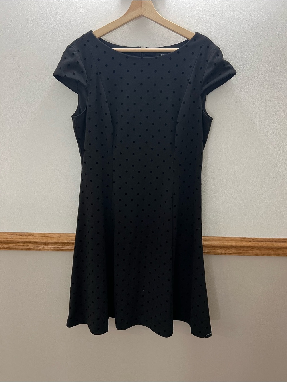 Tahari Arthur S. Levine Black Polka Dot Midi Dress size 12